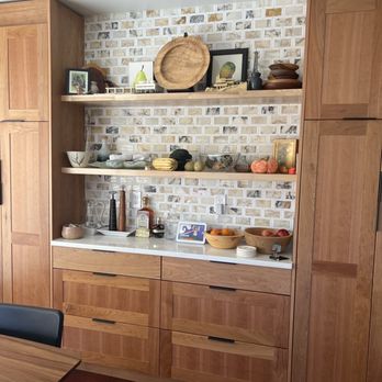 United Signature Design and Build - Dining room cabinets and bar - Interior Design Near Me - Everett, Washington United Signature Design and Build - Dining room cabinets and bar - Interior Design Near Me - Everett, Washington