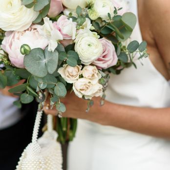 Bella Bloom Florals - Florists Near Me - Sherwood, Oregon
