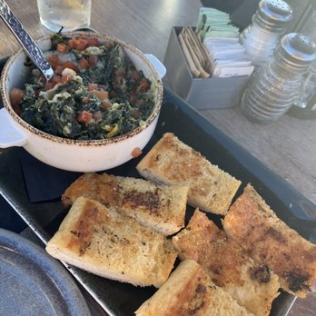 Reunion Kitchen + Drink - Spinach dip with bread - New American Near Me - Corona, California Reunion Kitchen + Drink - Spinach dip with bread - New American Near Me - Corona, California