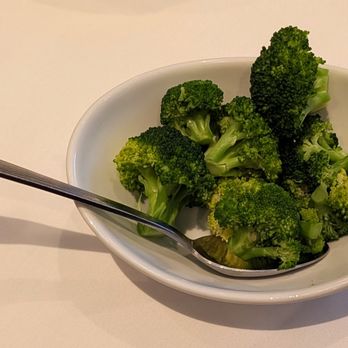 Ruth's Chris Steak House - This is a view of the Fresh Broccoli side item. Photo taken October 31, 2025. - Steakhouses Near Me - Virginia Beach, Virginia Ruth's Chris Steak House - This is a view of the Fresh Broccoli side item. Photo taken October 31, 2025. - Steakhouses Near Me - Virginia Beach, Virginia