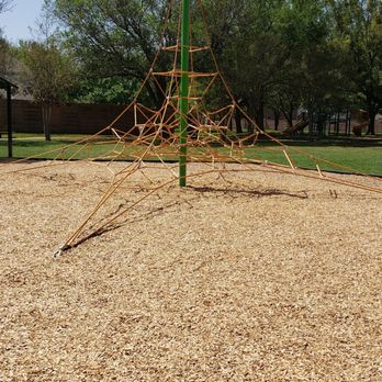 Meadow Lake Park - Side rope structure - Parks Near Me - Sugar Land, Texas