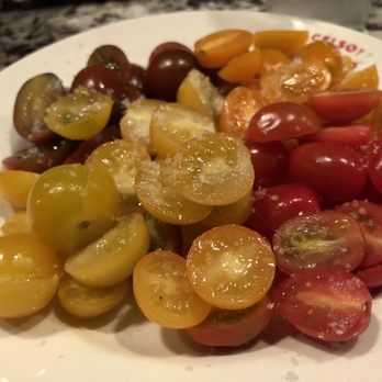 Celso y Manolo - Tomatoes - Tapas Bars Near Me - Madrid, M