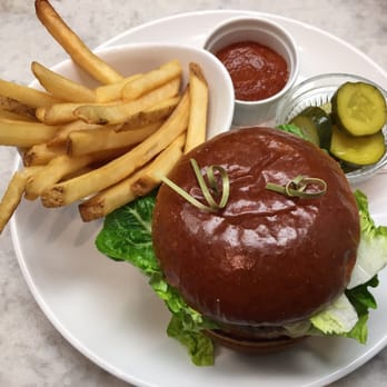 Fete - Chaz burger - New American Near Me - Honolulu, Hawaii Fete - Chaz burger - New American Near Me - Honolulu, Hawaii