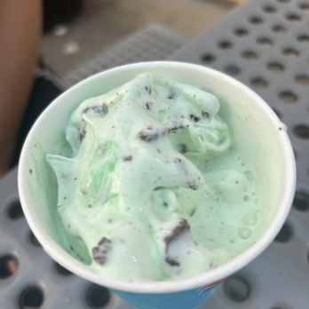 Dairy Queen Ltd Brazier - Mint Brownie Mini Blizzard - Ice Cream & Frozen Yogurt Near Me - Groton, Connecticut