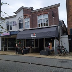 Op Eigen Wijze - The restaurant view from the tables outside