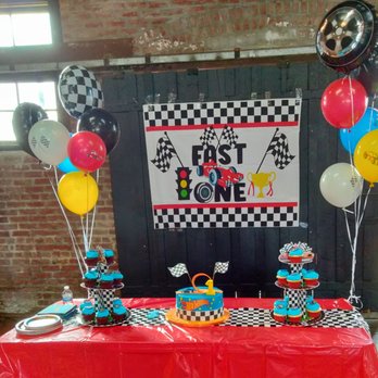 Berrylicious Cakes - Hot wheel cake and cupcakes. Thank you Lupita - Custom Cakes Near Me Berrylicious Cakes - Hot wheel cake and cupcakes. Thank you Lupita - Custom Cakes Near Me