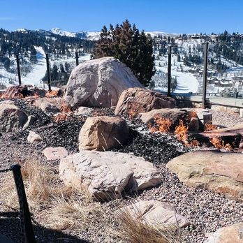 St. Regis Bar - Amazing fire garden by outdoor patio area - Lounges Near Me - Park City, Utah St. Regis Bar - Amazing fire garden by outdoor patio area - Lounges Near Me - Park City, Utah