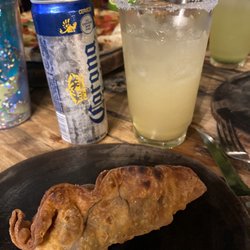 La Casa Palma - Empanada de leitão com uma chelada :)