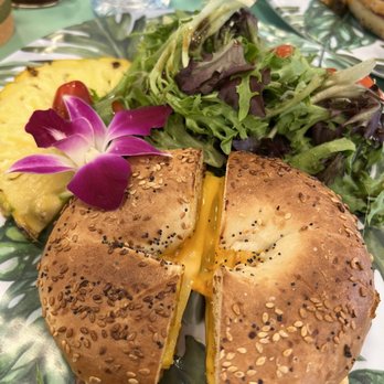 The Gallery Waikiki - Bagel sandwich with salad - Coffee & Tea Near Me - Honolulu, Hawaii