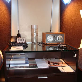 Hotel Ändra Seattle - MGallery Collection - Super modern night table and alarm clock - Hotels Near Me - Seattle, Washington