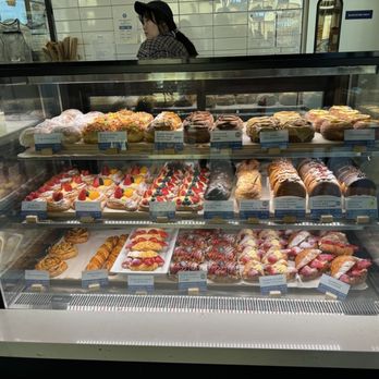 Paris Baguette - Bakeries Near Me - Edmonton, Alberta