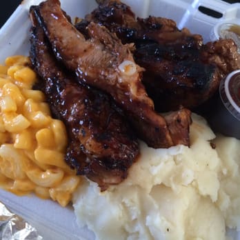 Chicken Lovers - Lunch special 1/4 ribs with Mac and cheese and mash potatoes. $9.29 - American Near Me - Bayside, New York