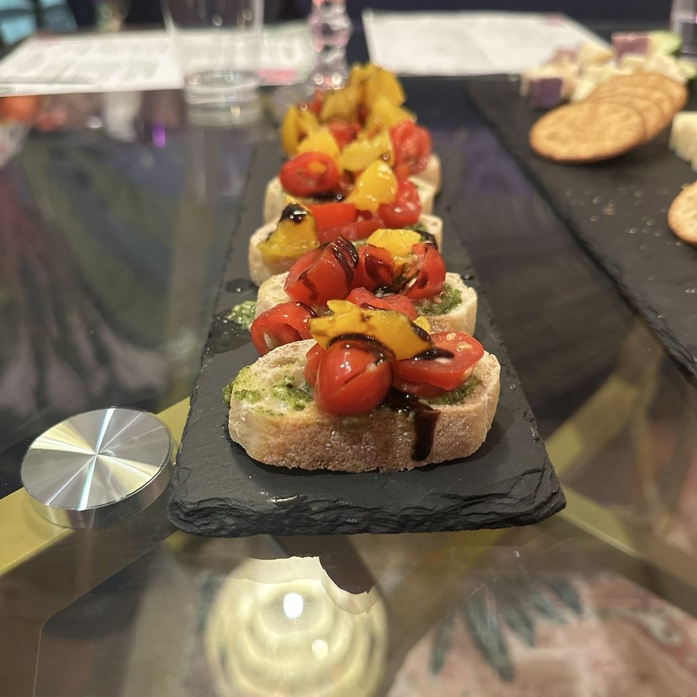 Pourr Decisions wine lounge - Peach bruschetta - Wine Bars Near Me - Modesto, California Pourr Decisions wine lounge - Peach bruschetta - Wine Bars Near Me - Modesto, California