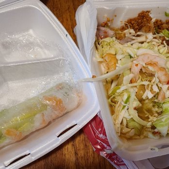 Pho Viet 2 - Plain spring rolls.. and salty jellyfish salad. - Vietnamese Near Me - Sacramento, California