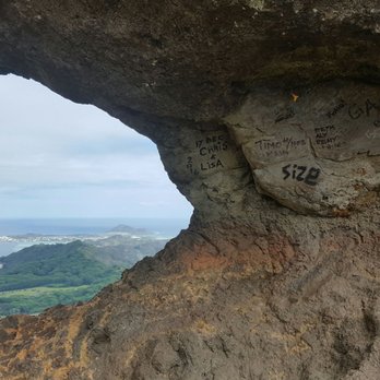 Pali Puka - Window of the city - Hiking Near Me - Nu'uanu Pali, Hawaii Pali Puka - Window of the city - Hiking Near Me - Nu'uanu Pali, Hawaii