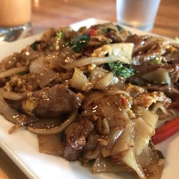 Mint Thai Kitchen - Pad kee mao - Thai Near Me - Houston, Texas