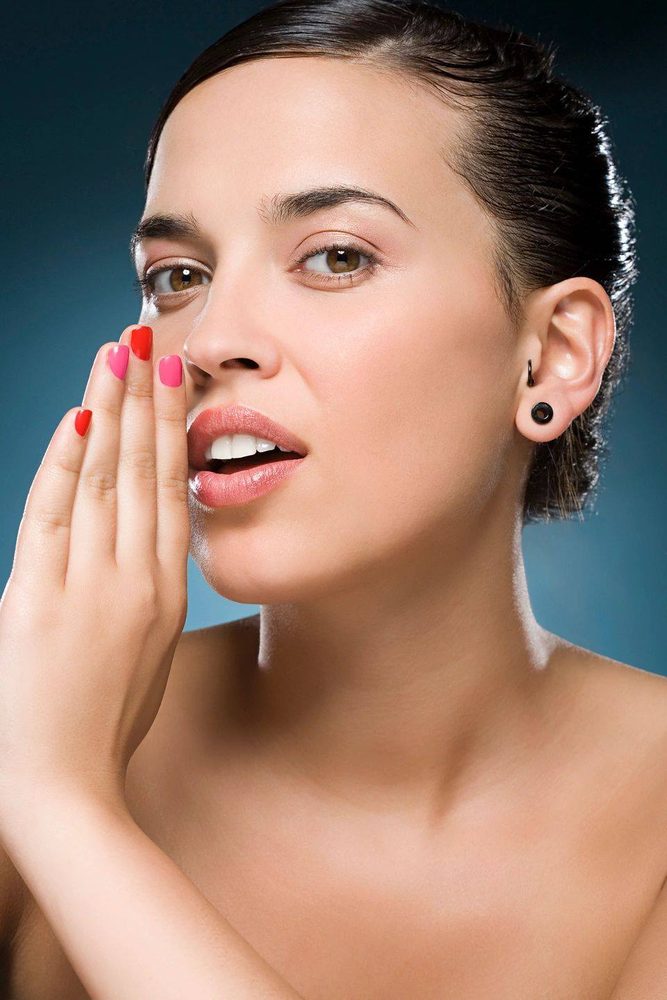 Baronessa's Brows & Beauty Logo