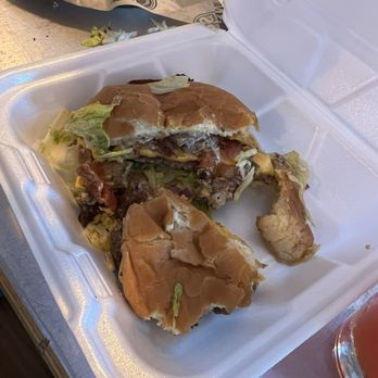 Willie's Grill & Icehouse - This burger was decent but the other... way over cooked - Seafood Near Me - Georgetown, Texas Willie's Grill & Icehouse - This burger was decent but the other... way over cooked - Seafood Near Me - Georgetown, Texas