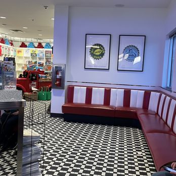 Sunliner Diner - Interior - Diners Near Me - Pigeon Forge, Tennessee Sunliner Diner - Interior - Diners Near Me - Pigeon Forge, Tennessee
