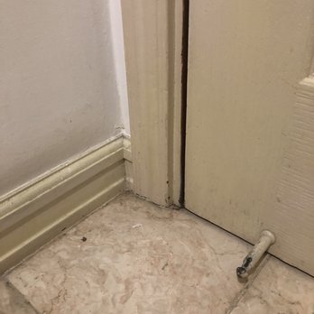 Vivere Hotel - old, moldy, needs deep cleaning - Hotels Near Me - Muntinlupa, NCR