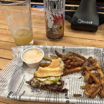 Valley Burger - OG burger w/ fries and a Gunpowder IPA - Cocktail Bars Near Me - Eau Claire, Wisconsin Valley Burger - OG burger w/ fries and a Gunpowder IPA - Cocktail Bars Near Me - Eau Claire, Wisconsin