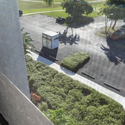 Upack cube in parking space