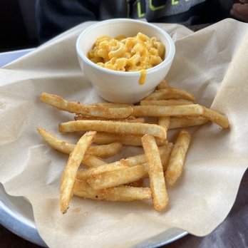 Pork Belly's Eatery & Catering - Kids max and cheese w/fries - New American Near Me - Cedar City, Utah
