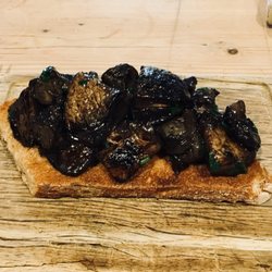 Kingham Plough - Snails and mushrooms on toast...