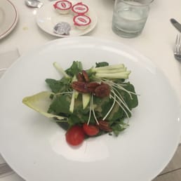 Baby greens arugula salad Baby greens arugula salad