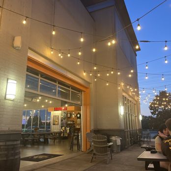 Orange Hat Brewing - Outdoor seating - Breweries Near Me - Knoxville, Tennessee