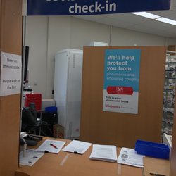 Walgreens - COVID-19 Vaccine Check-In Counter