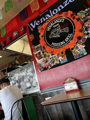 Venalonzo's Tacos by null