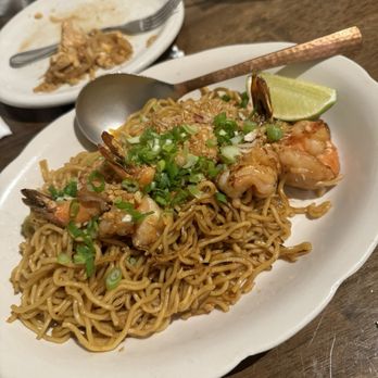 La ong - Thai Near Me - Beverly Hills, California La ong - Thai Near Me - Beverly Hills, California