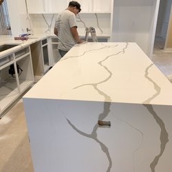 Luis's Countertops - Quartz kitchen