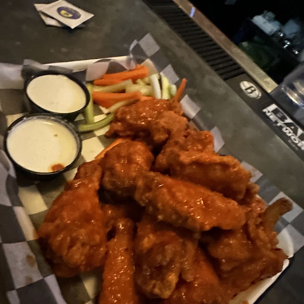 Roebling Sporting Club - Buffalo 16 PCS TRADITIONAL WINGS - Sports Bars Near Me - Brooklyn, New York Roebling Sporting Club - Buffalo 16 PCS TRADITIONAL WINGS - Sports Bars Near Me - Brooklyn, New York