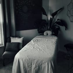 Atma Prema Connection - One of treatment rooms.