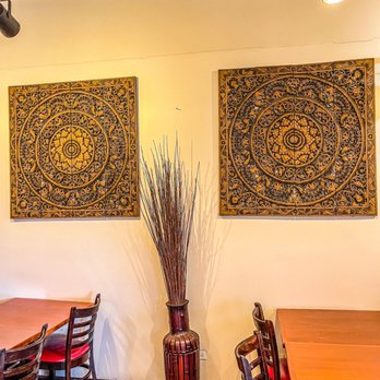 Royal Thai - Interesting wood decorations - Thai Near Me - Gurnee, Illinois Royal Thai - Interesting wood decorations - Thai Near Me - Gurnee, Illinois
