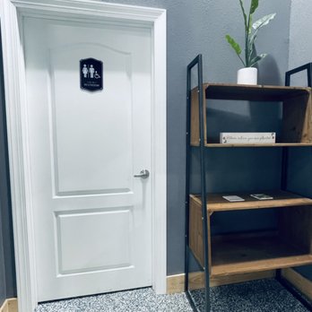 Tru Hemp CBD Store - Restroom - Vape Shops Near Me - Orlando, Florida Tru Hemp CBD Store - Restroom - Vape Shops Near Me - Orlando, Florida