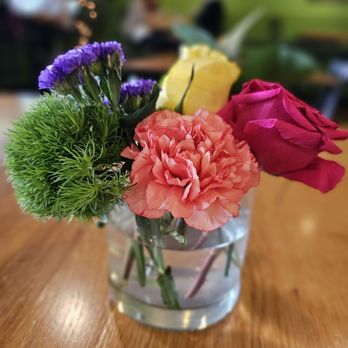 The Refectory Cafe - Fresh flowers on the table - New American Near Me - Durham, North Carolina The Refectory Cafe - Fresh flowers on the table - New American Near Me - Durham, North Carolina