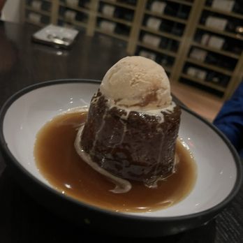 Gordon Ramsay Hell's Kitchen - Sticky toffee pudding - New American Near Me - Miami, Florida