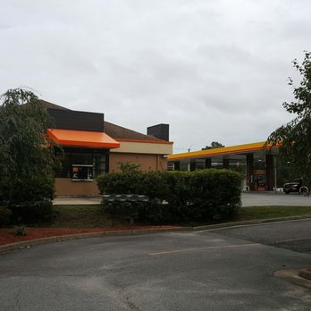 Millers - Side view of Miller Mart/Dunkin Donuts - Grocery Near Me - Chesapeake, Virginia
