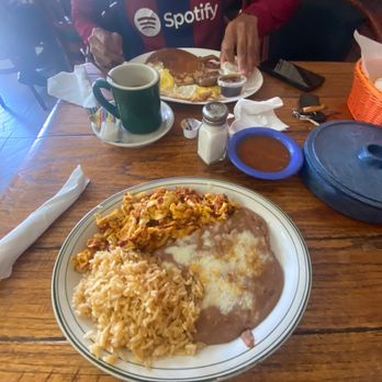Cinco De Mayo - chorizo con huevos - Mexican Near Me - Long Beach, California Cinco De Mayo - chorizo con huevos - Mexican Near Me - Long Beach, California