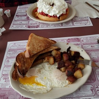 Cafe Dejavu - Eggs, home fries and Texas toast. Perfect combo! - Breakfast & Brunch Near Me - Laconia, New Hampshire