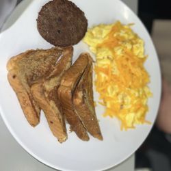 Morning People Cafe - French Toast Scrambled Eggs