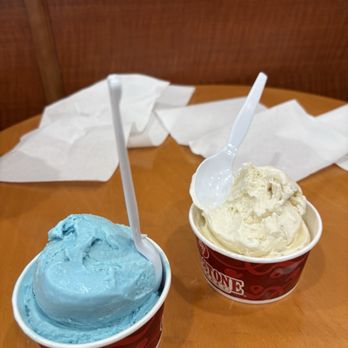 Cold Stone Creamery - Cotton candy and banana ice cream in a cup - Ice Cream & Frozen Yogurt Near Me - Las Vegas, Nevada Cold Stone Creamery - Cotton candy and banana ice cream in a cup - Ice Cream & Frozen Yogurt Near Me - Las Vegas, Nevada