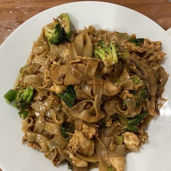 Thai Place - Phad Sea Eaw - Thai Near Me - Overland Park, Kansas