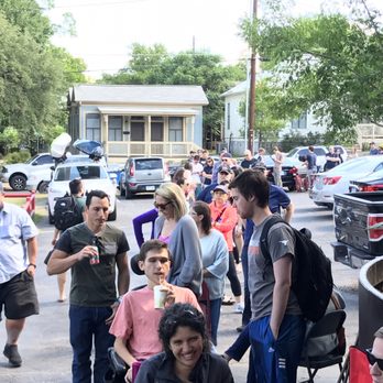 Franklin Barbecue - The line as of 10:42am (20 minutes to go) - Barbeque Near Me - Austin, Texas