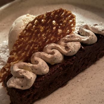Verse - Flourless chocolate cake, caramel brittle & ice cream - Seafood Near Me - Toluca Lake, California