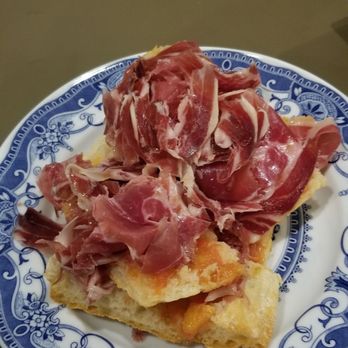 Hidalgo - Bread with tomato and Jamon Iberico - Tapas Bars Near Me - Barcelona, B Hidalgo - Bread with tomato and Jamon Iberico - Tapas Bars Near Me - Barcelona, B