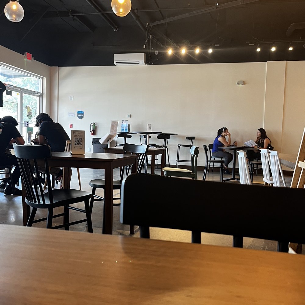 Moma’s Cafe - Interior - Cafes Near Me - Orlando, Florida Moma’s Cafe - Interior - Cafes Near Me - Orlando, Florida